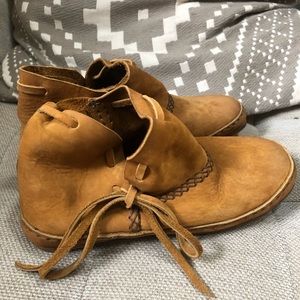 Handmade women’s moccasins size 8